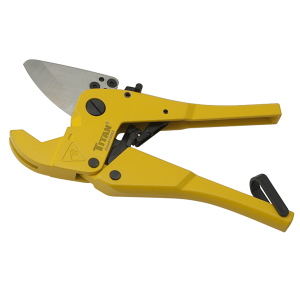 Ratcheting pvc pipe cutter